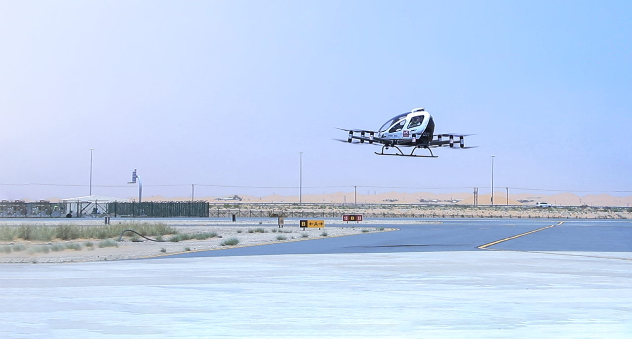亿航智能（eVTOL）航空器EH216-S在阿联酋首次载人飞行演示