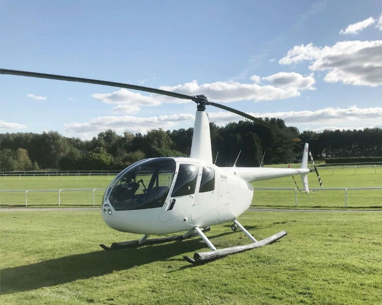 求租丨一架罗宾逊R44雷鸟II直升机，湿租，2个月/60小时，用于空中游览！
