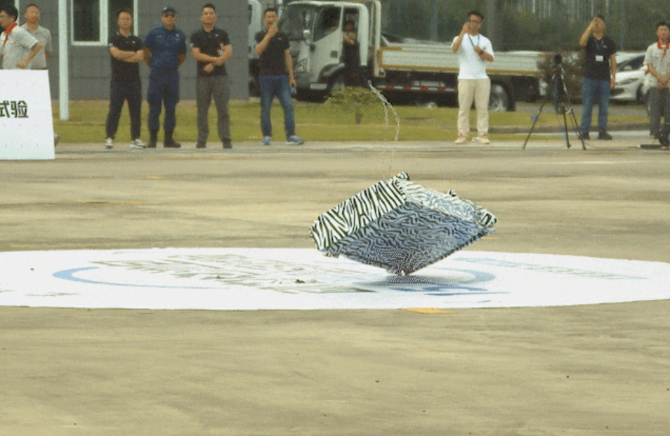 小鹏汇天飞行汽车的动力电池包15.2米独立坠落试验成功